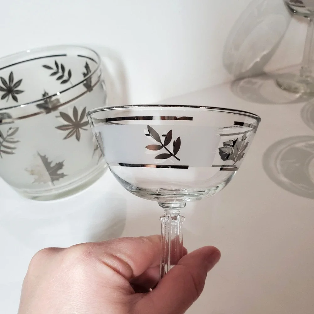 Set of 6 Vintage Libby Frosted Silver Leaf Champagne glasses w/ Ice Bucket‎